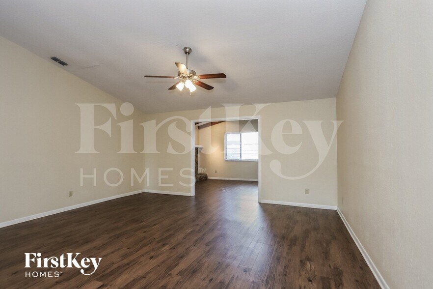 Building Photo - 9923 57th Way N