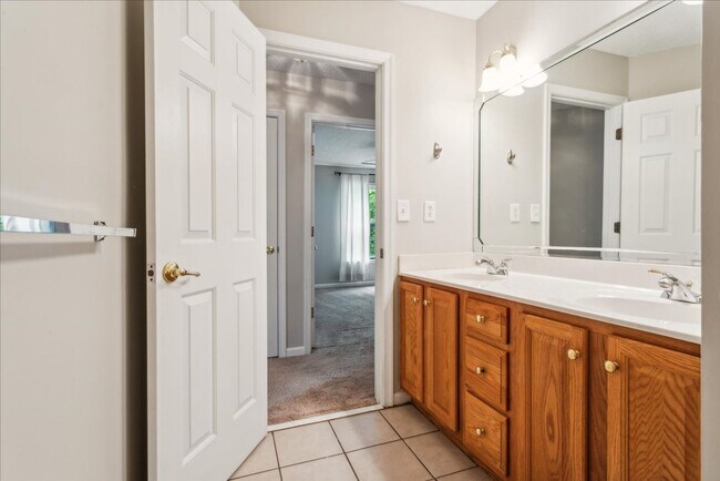 Building Photo - Spacious home in Fernbrook community and J...
