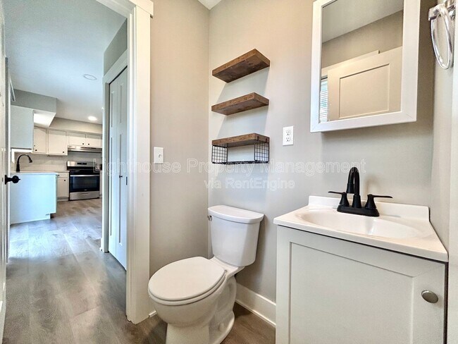 Building Photo - 818 Delray Ave SE