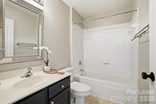 Building Photo - 17122 Red Feather Dr