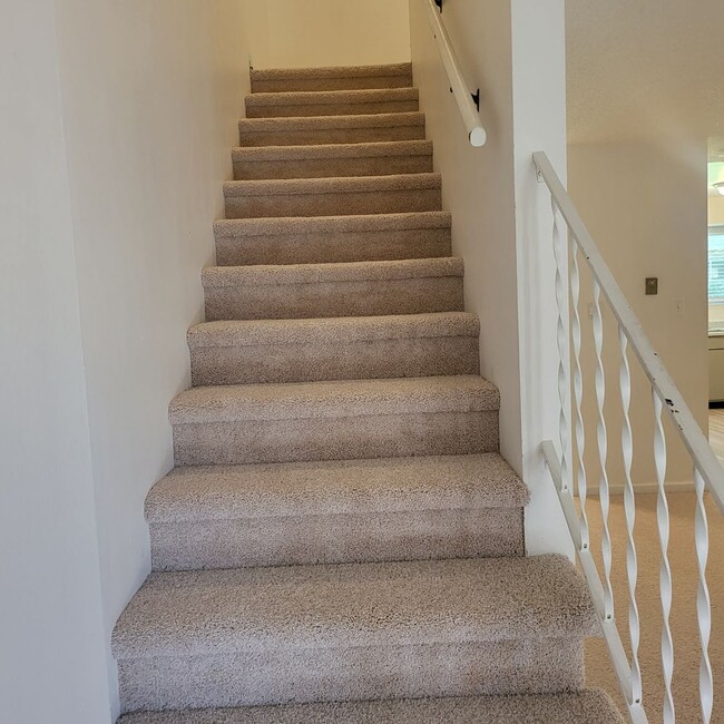 Building Photo - Nice Smithridge condo