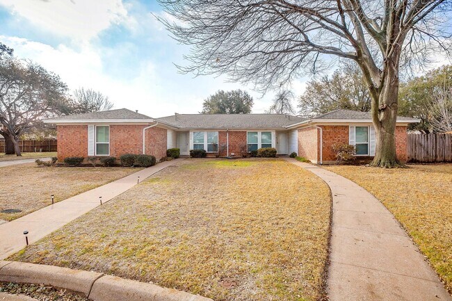 Building Photo - 4409 Altamesa Blvd