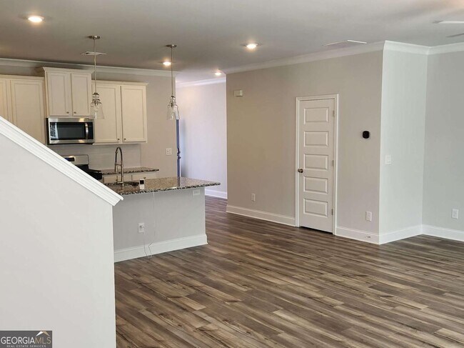 Building Photo - 3370 Westgate Park Dr