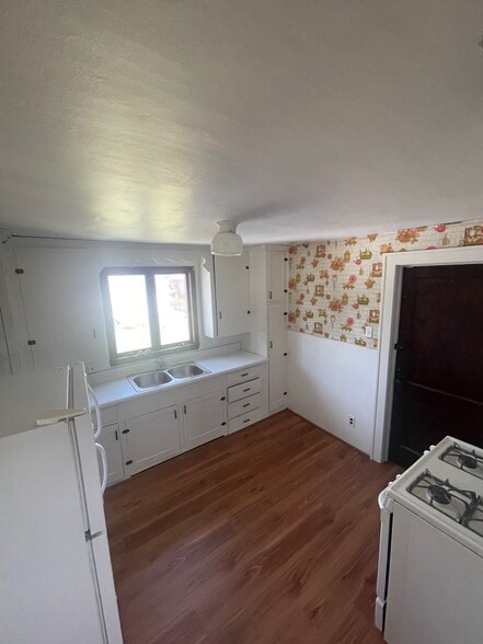 Kitchen - 81 Paxford Plz