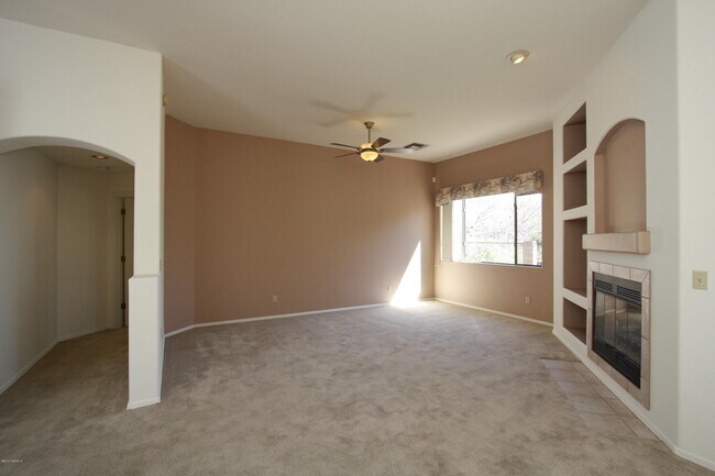 Building Photo - 5206 N Canyon Rise Pl