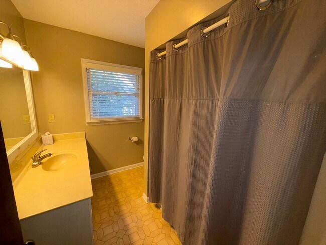 Building Photo - HOME FOR RENT IN ARAB, ALABAMA!