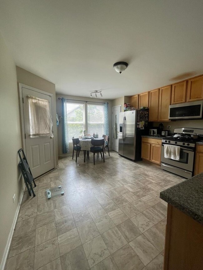 Building Photo - 408 Belvedere Ln