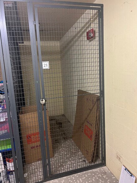 Building Photo - 151 E Washington St