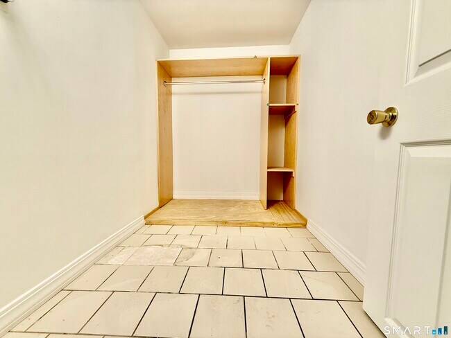 Building Photo - 85 Avery St