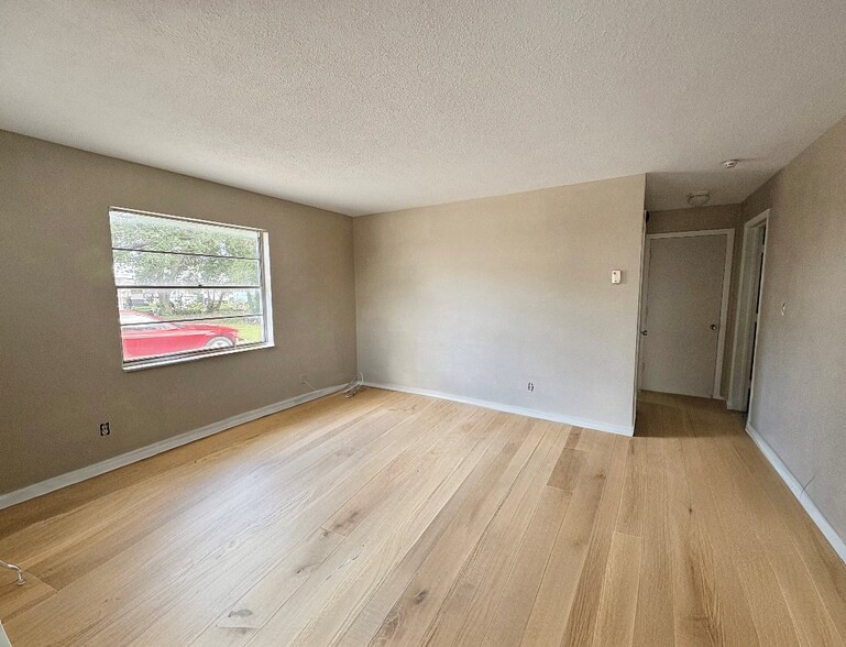 155 B - 155 New York Ave