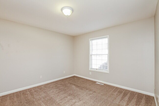 Building Photo - 2606 Foxfire Dr