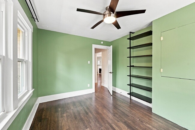 Building Photo - $3,195.95-  3 Bed, 2 Bath Home in Denver with Private Outdoor Area!
