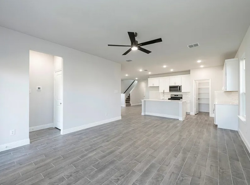 Building Photo - 1820 Acosta Dr