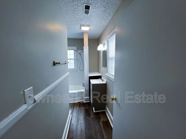 Building Photo - 217 N Virginia Ave