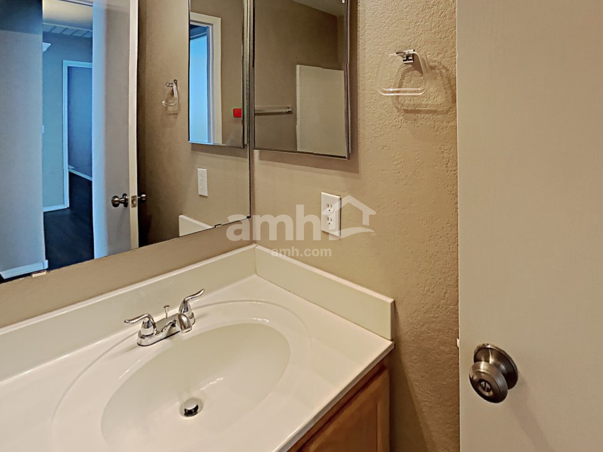 Building Photo - 1117 E Dust Devil Dr