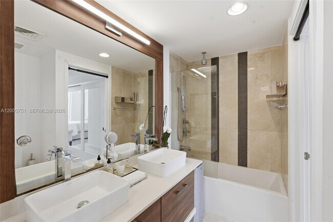 Building Photo - 601 NE 27th St