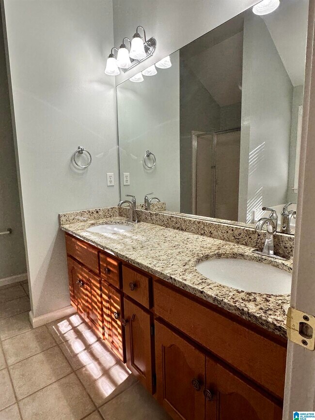 Building Photo - 525 Hackberry Ridge Cove