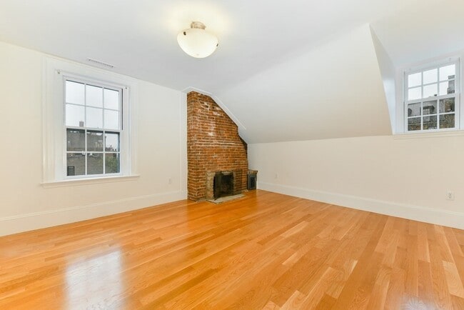 Building Photo - 48 Mt Vernon St