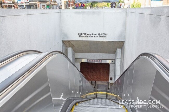 Building Photo - 2030 8th St NW