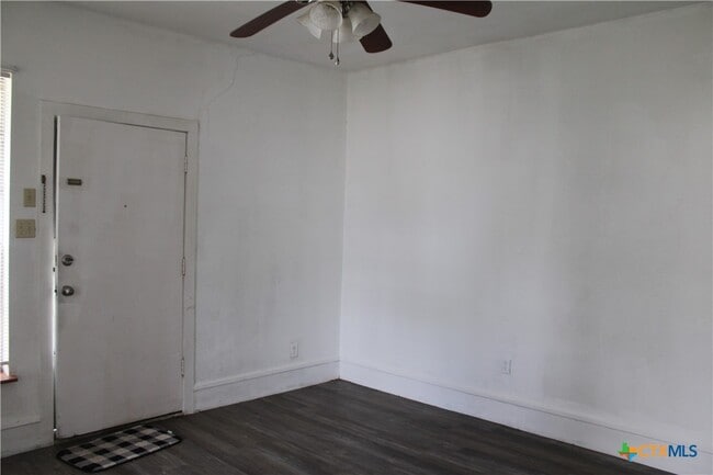 Building Photo - 1306 S 45th St