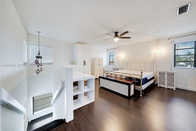 Building Photo - 2801 SW 106th Ave