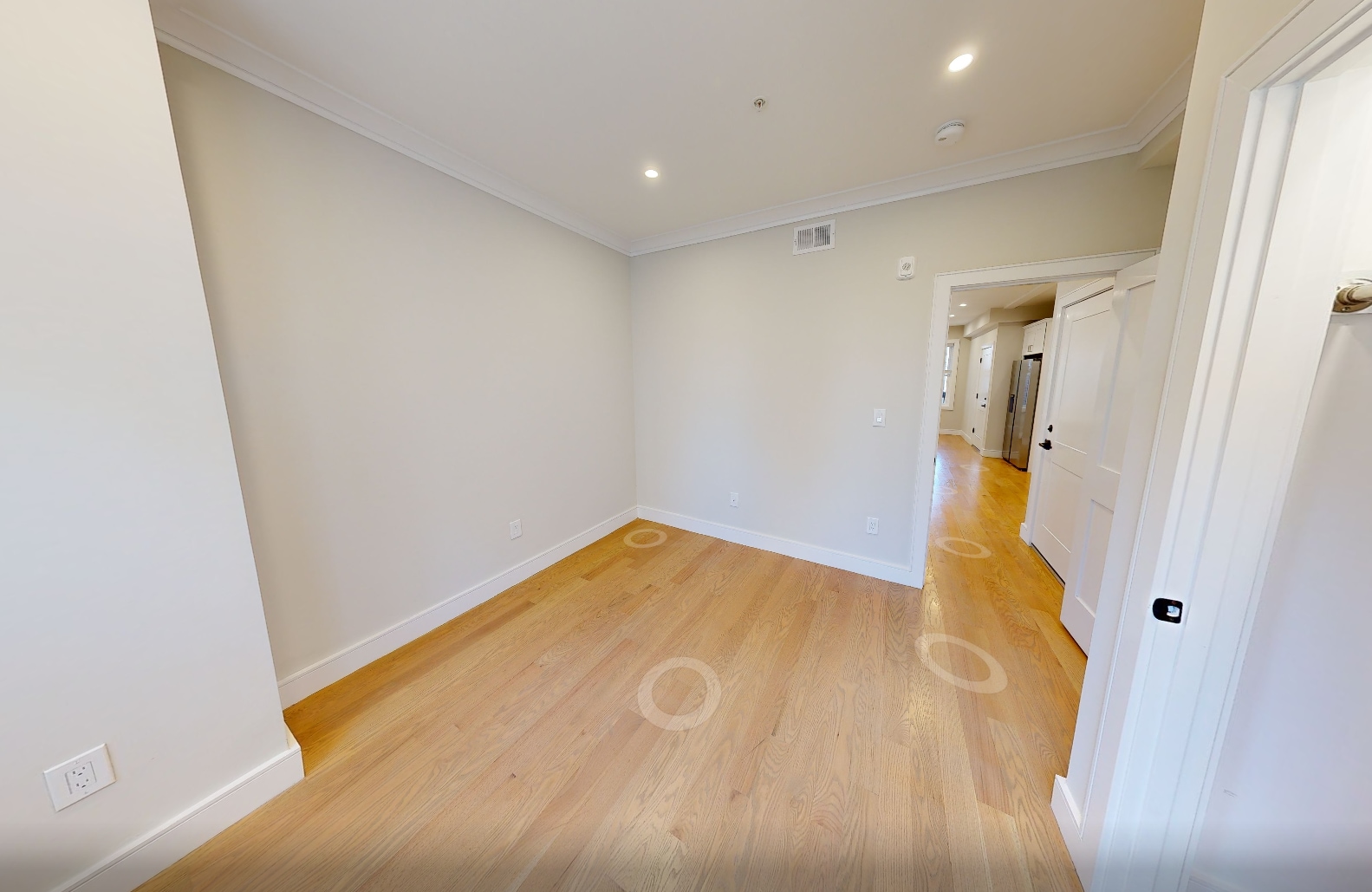 Building Photo - 158 Kelton St