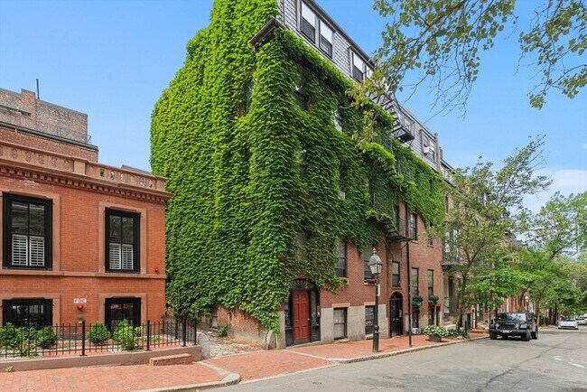 Primary Photo - 53 Hancock St