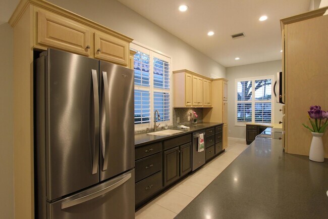 Building Photo - 117 Hampton Cir