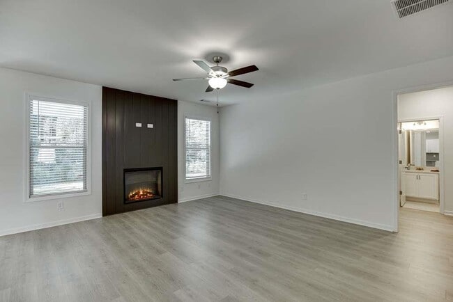 Building Photo - 230 Blue Dragon Dr