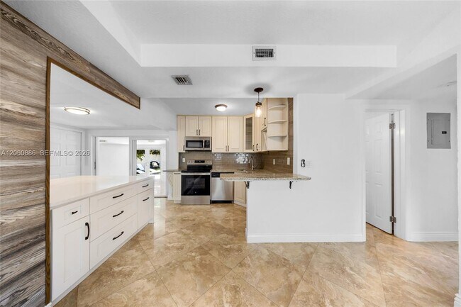 Building Photo - 1837 NE 48th Ct