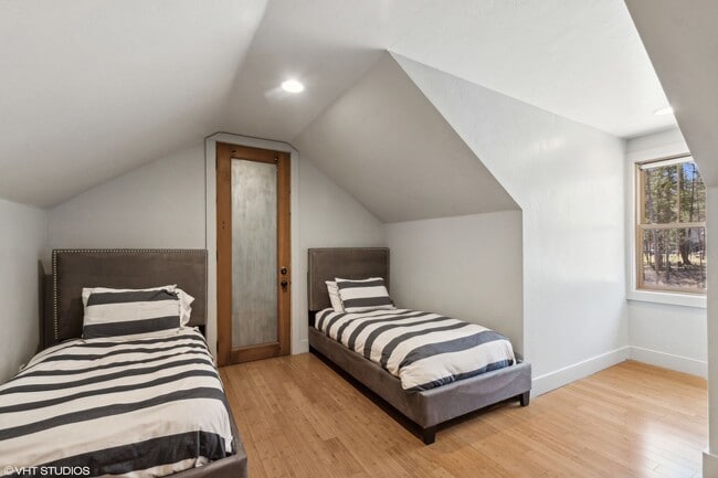 Building Photo - Charming 4 bedroom Home in Whitefish on 3 Acres