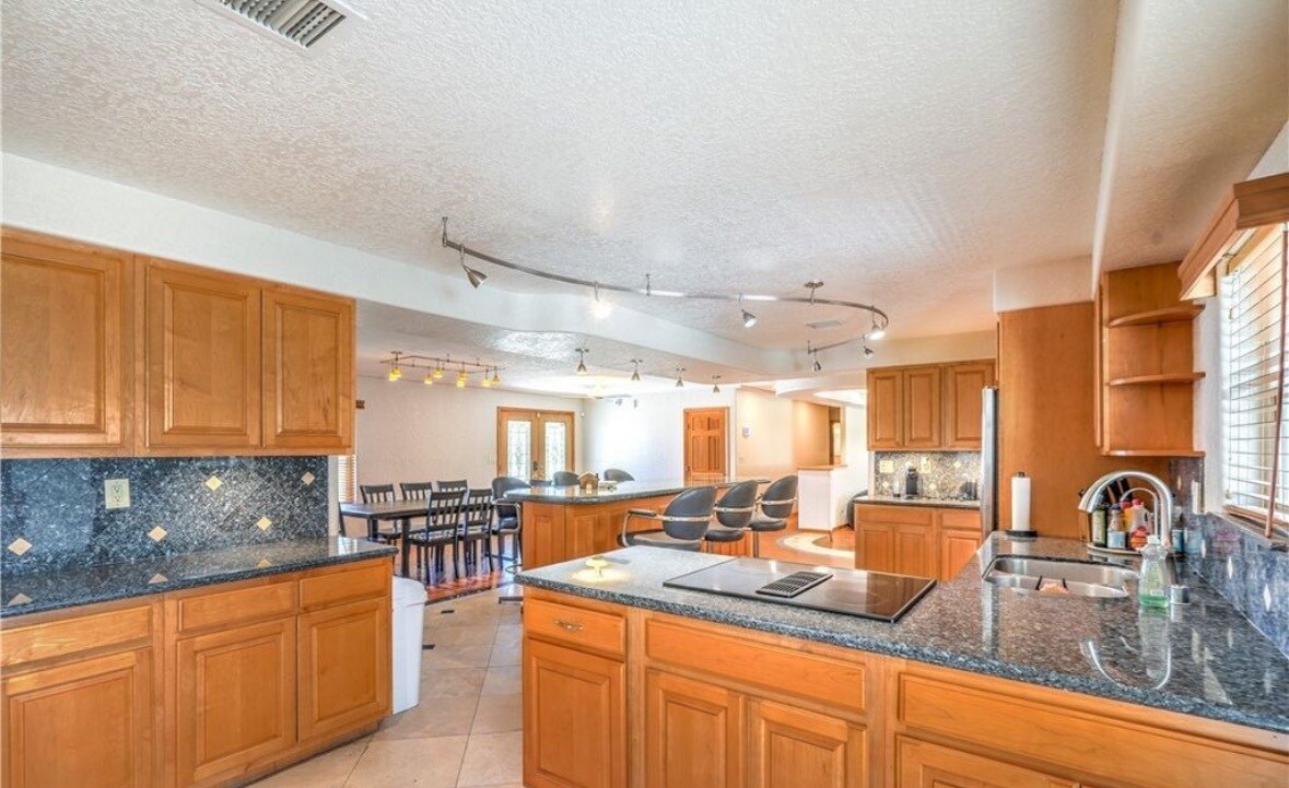 Building Photo - 3480 W Mesa Verde Ln