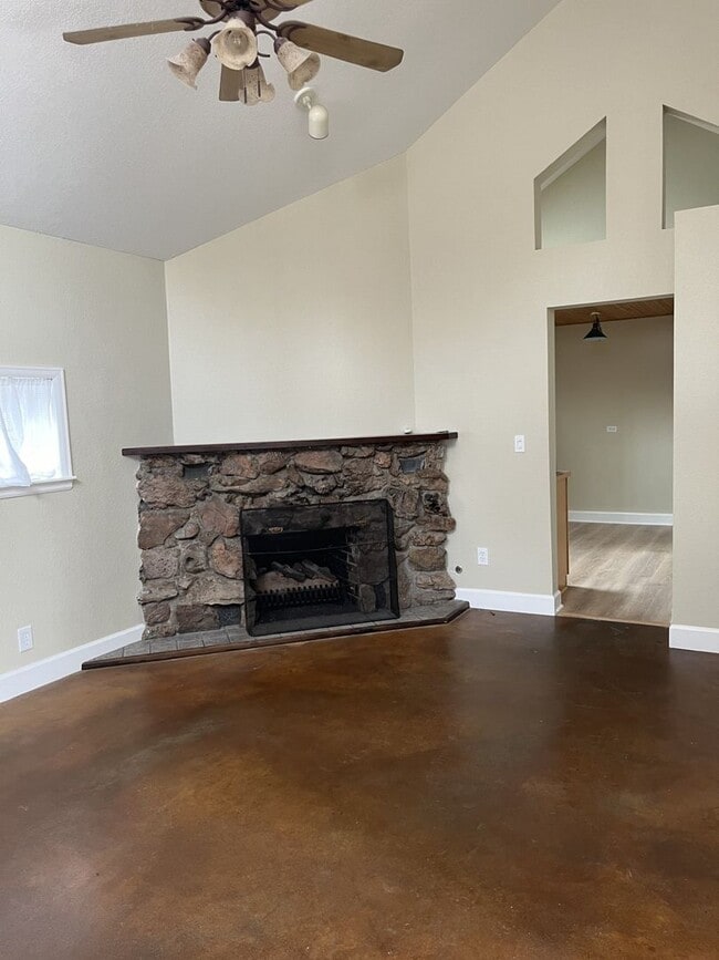 Building Photo - One of a kind, newly remodeled & landscaped cottage in central Boulder!