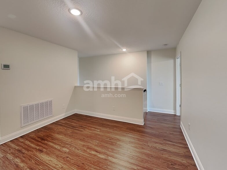 Building Photo - 6086 Little Blf Cir