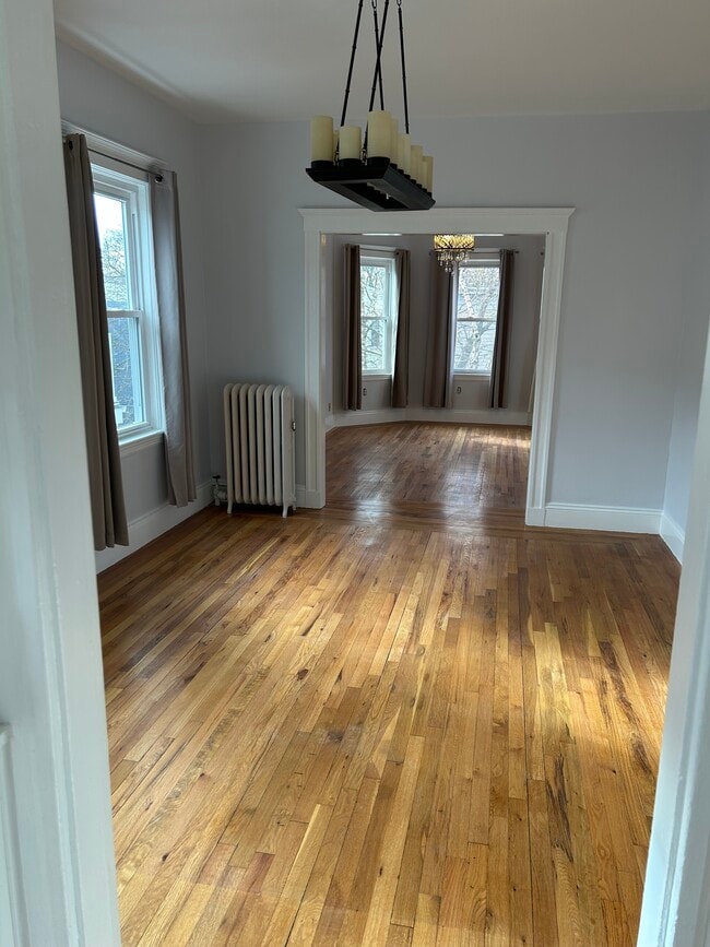 Building Photo - 69 Standish St