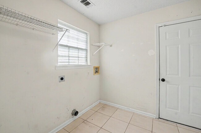 Building Photo - 152 Dovetail Crossing
