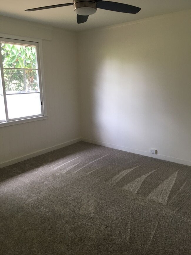 Building Photo - Completely renovated 3 bedroom 2 bath Wahi...