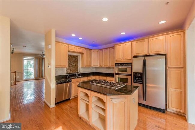 Building Photo - 8823 Montjoy Pl