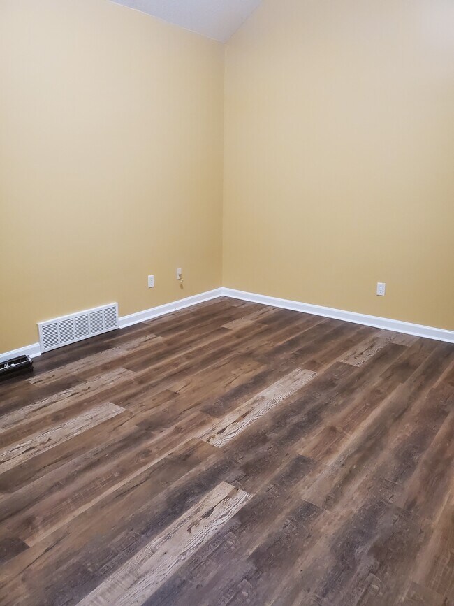 Building Photo - 4616 Tulip Bend Dr