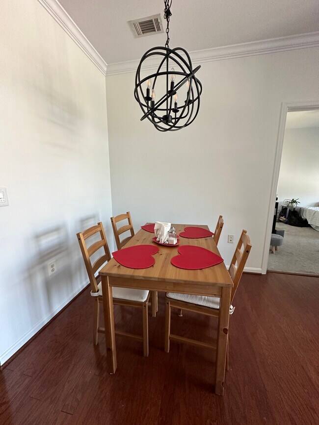 Building Photo - 2465 Army Navy Dr