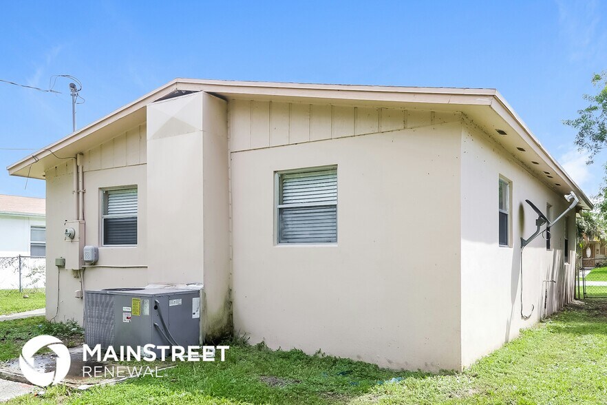 Building Photo - 1464 7th St