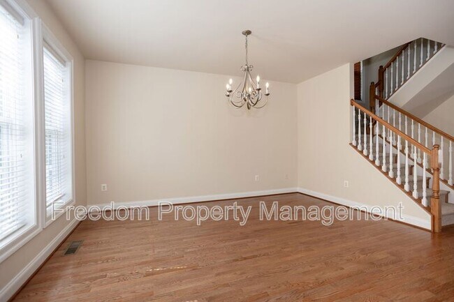 Building Photo - 16021 Pitner St