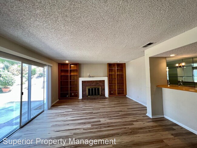 Building Photo - 4 br, 3 bath House - 910 High Country Dr.