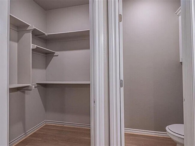 Building Photo - 124 Cedar St