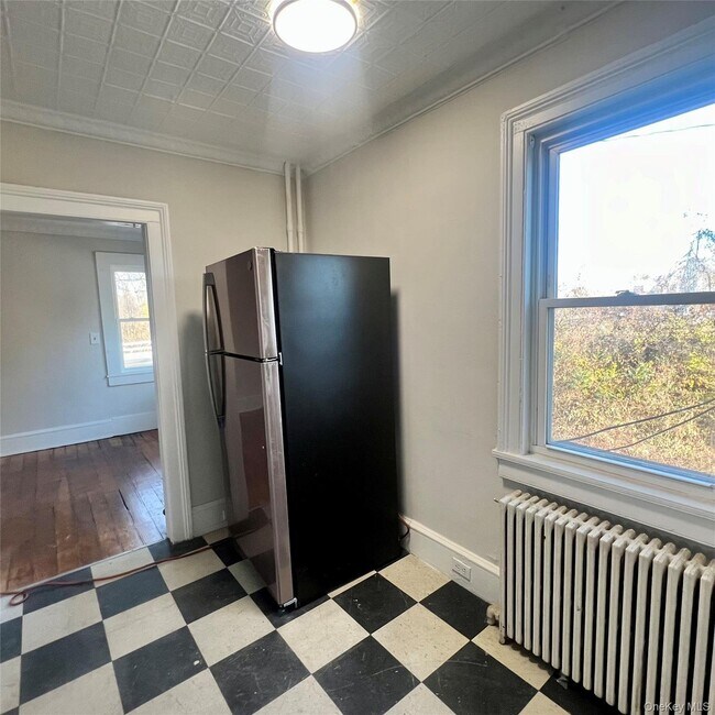 Building Photo - 140 Albany Ave