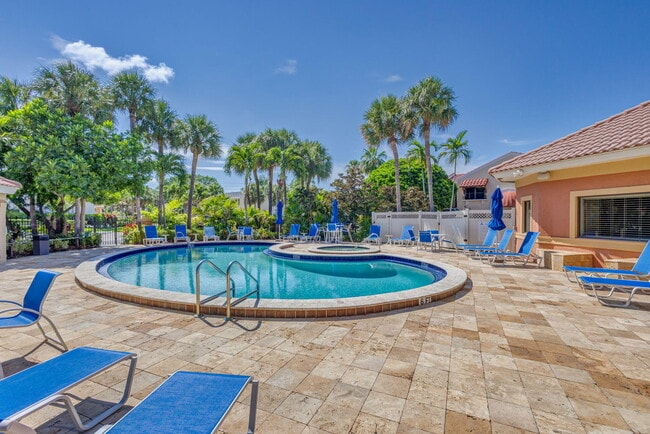 Building Photo - 500 Uno Lago Dr