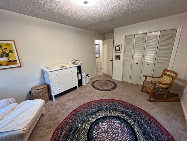 Building Photo - Lease Takeover Starting June 1st | Spacious 5-Bedroom Home Near Downtown Flagstaff