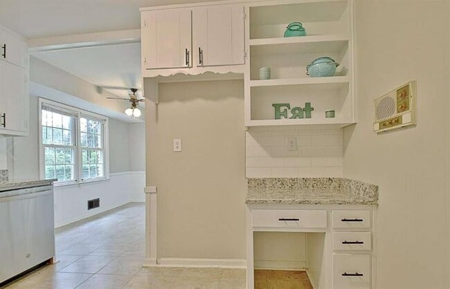 Building Photo - 4710 Navaho Cir