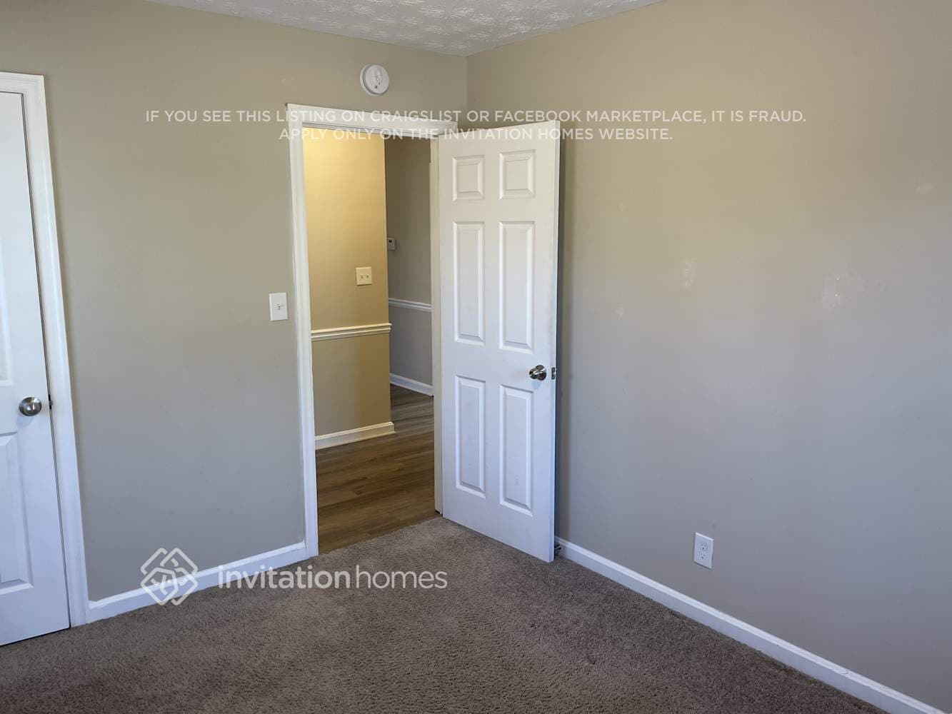 Building Photo - 921 Walnut Cir SW