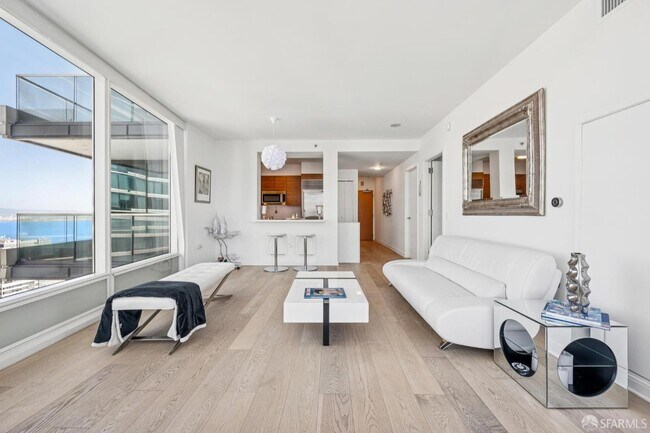 Building Photo - 425 1st St